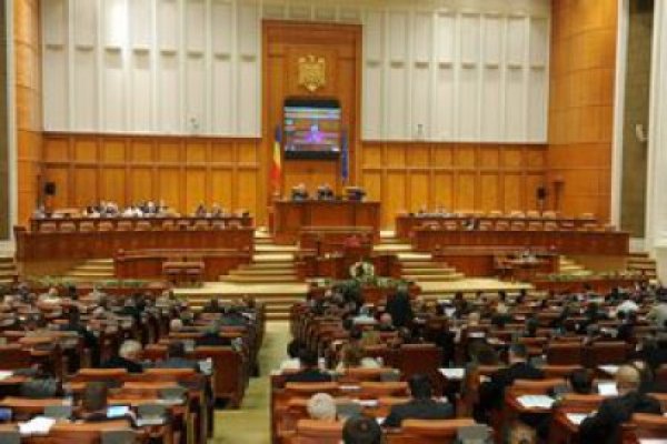 Deputaţii se întorc marţi la serviciu; pe ordinea de zi a plenului - moţiunea PDL privind companiile de stat